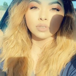 Meet your Posher, Mia